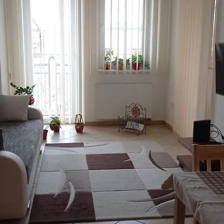 Apartament Csillag Apartman Segedyn